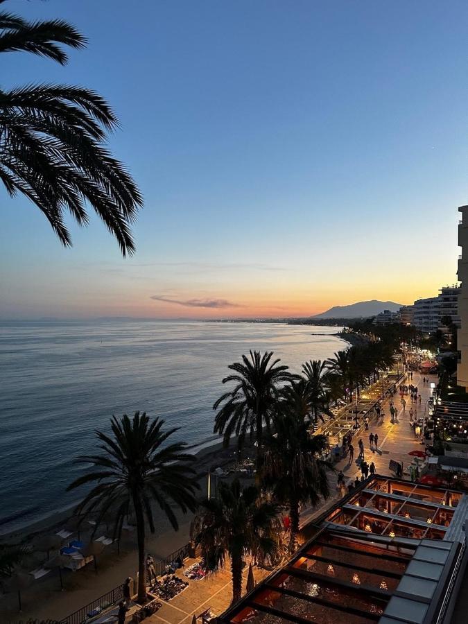 Marbella Beachfront Apartment エクステリア 写真