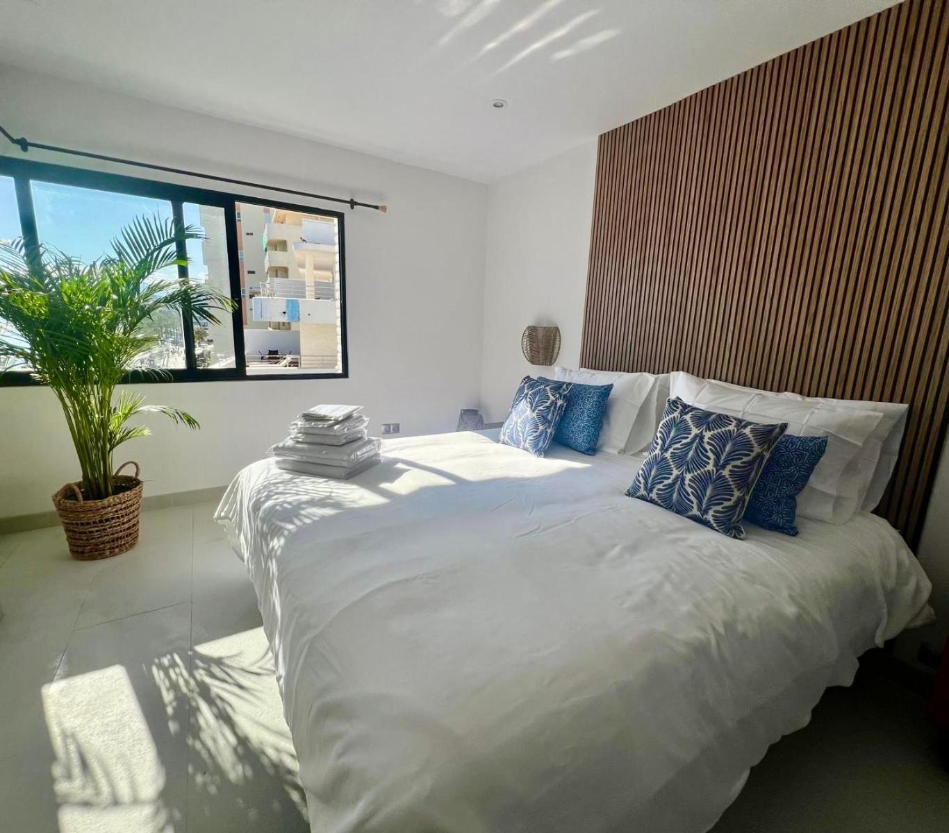 Marbella Beachfront Apartment エクステリア 写真