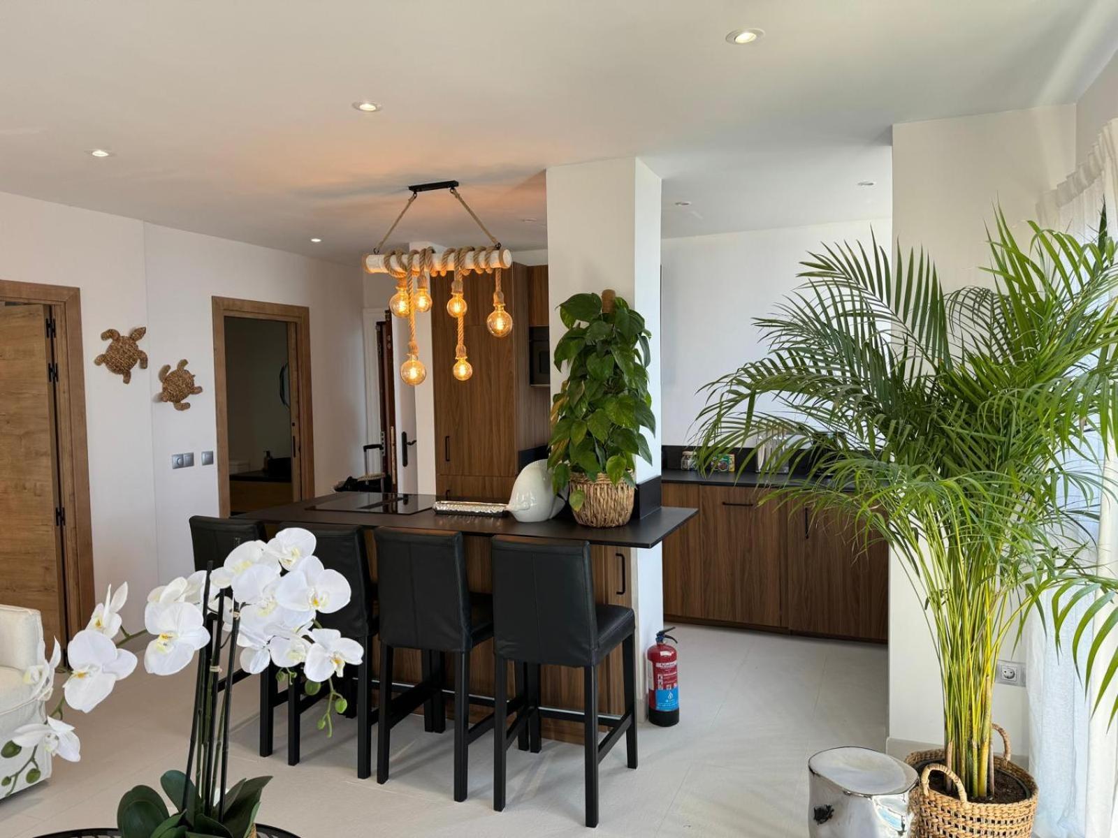 Marbella Beachfront Apartment エクステリア 写真