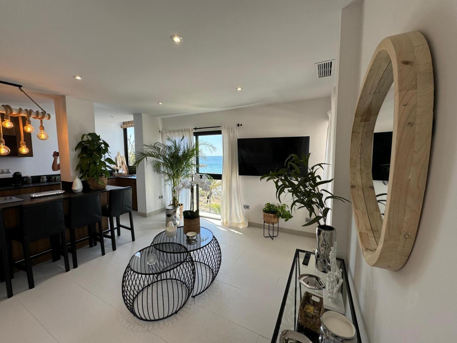 Marbella Beachfront Apartment エクステリア 写真